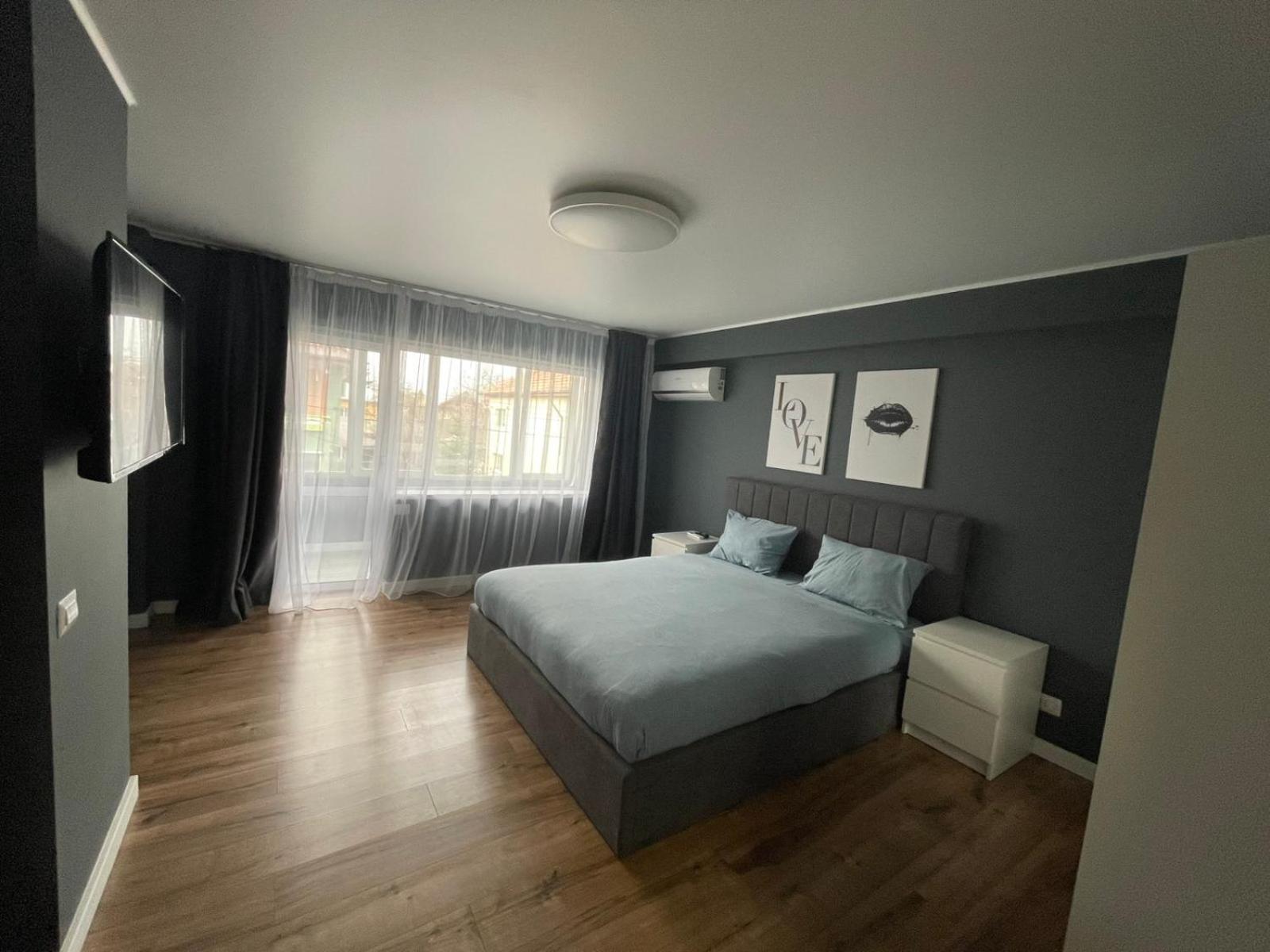V - Ultra Apartment *