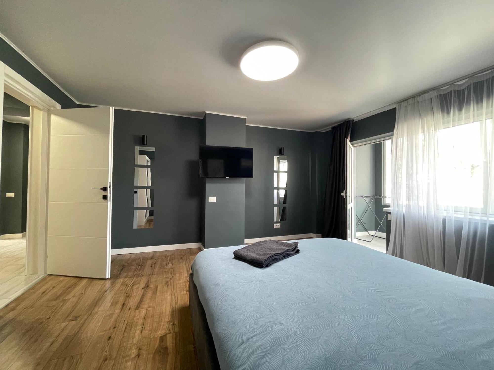 V - Ultra Apartment